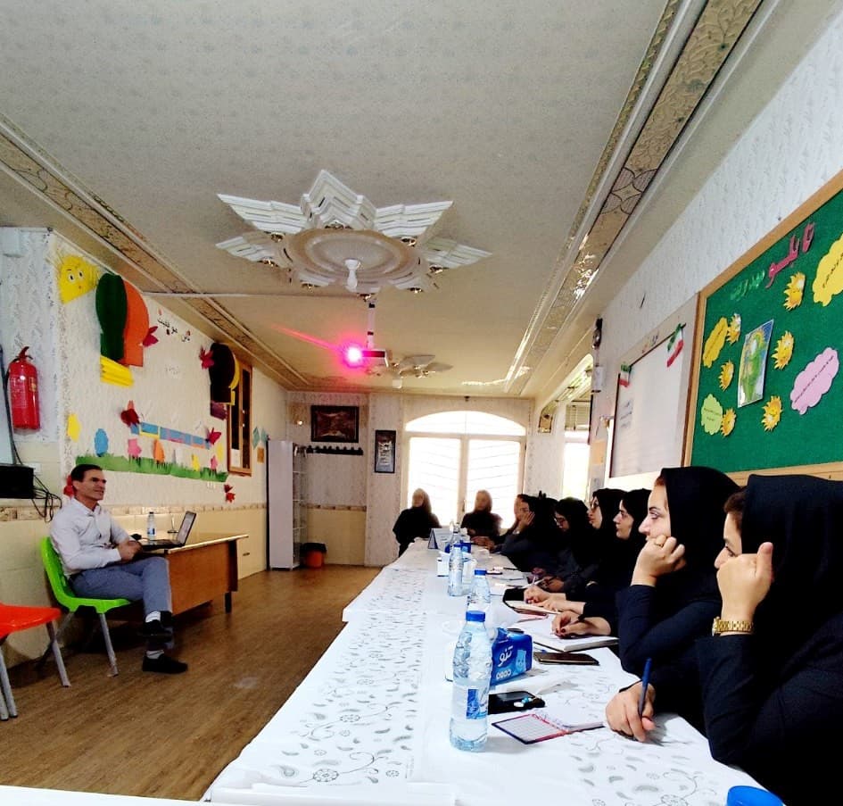 کارگاه آموزشی و توانمندسازی آموزگاران دوره ابتدایی