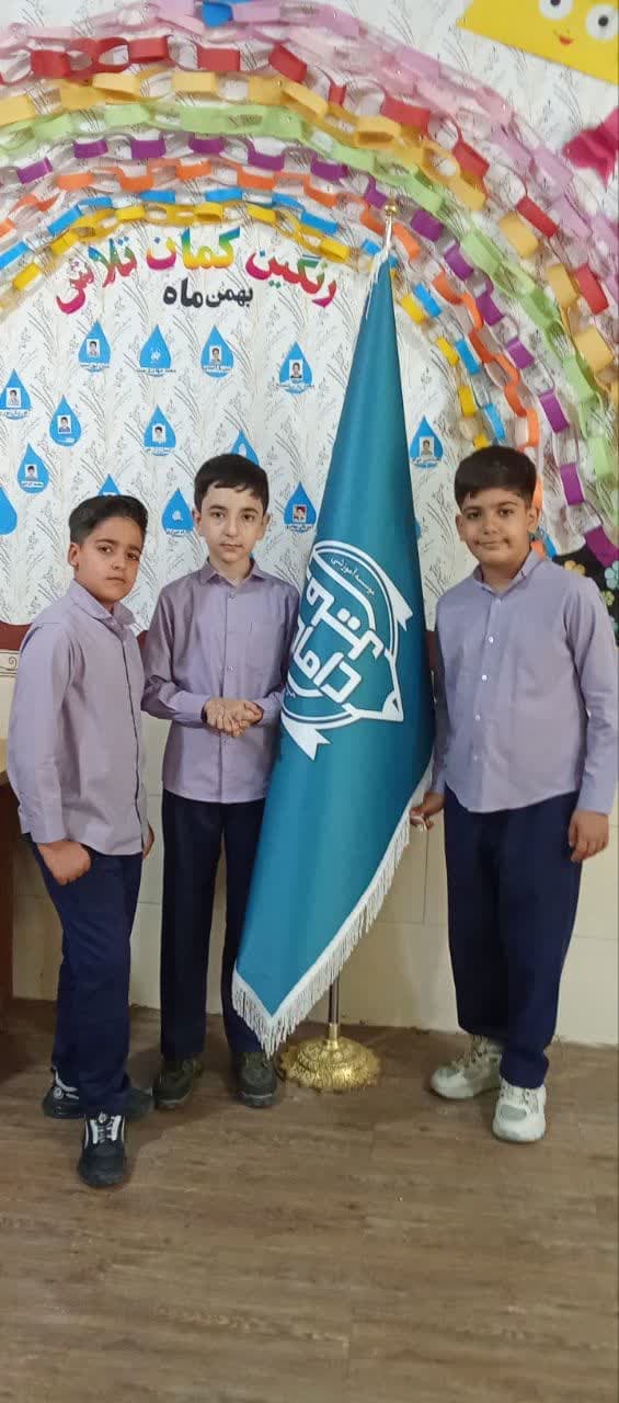 دانش آموزان برگزیده در مرحله اول ناحیه جشنواره علمی مهارتی سفیران
